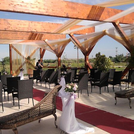 Club Insieme Grand Resort Potlogi Zewnętrze zdjęcie