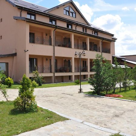 Club Insieme Grand Resort Potlogi Zewnętrze zdjęcie