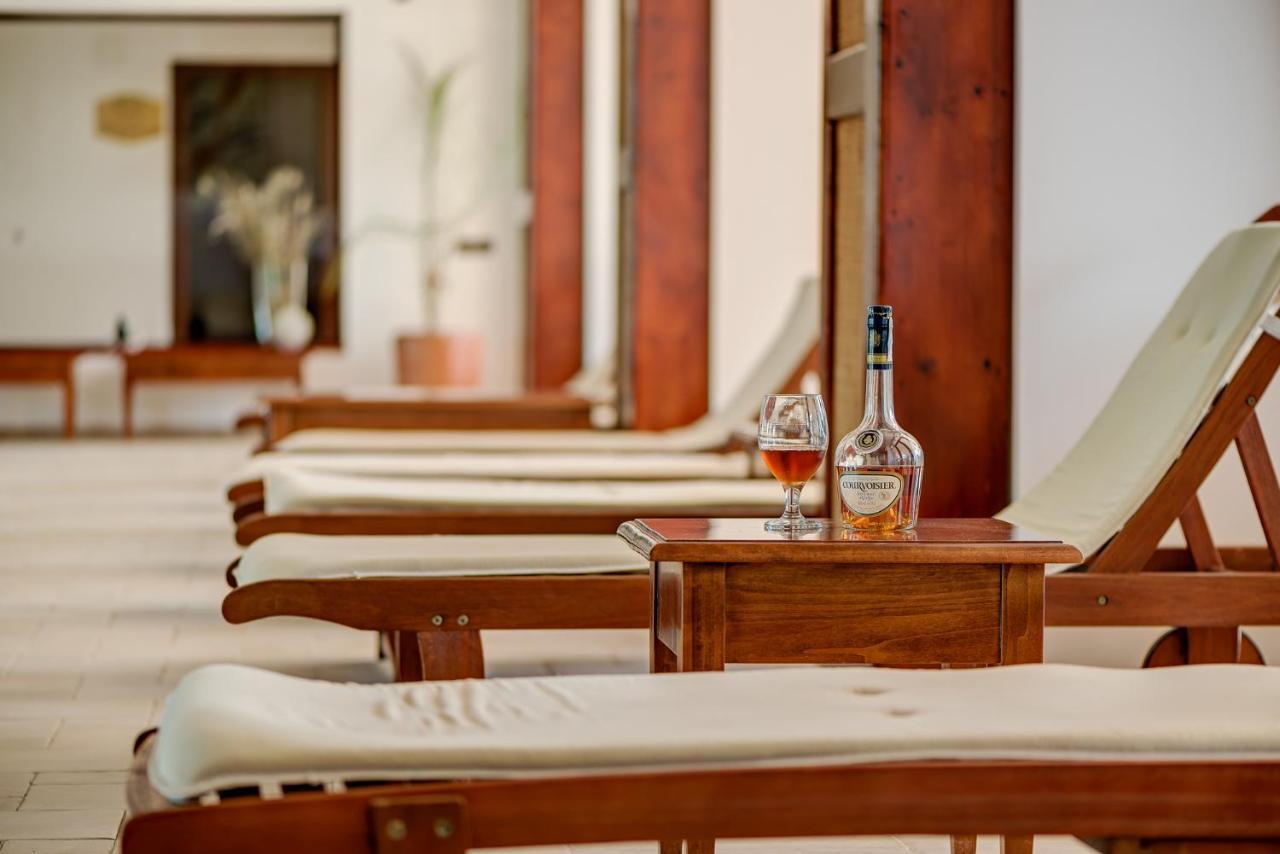 Club Insieme Grand Resort Potlogi Zewnętrze zdjęcie