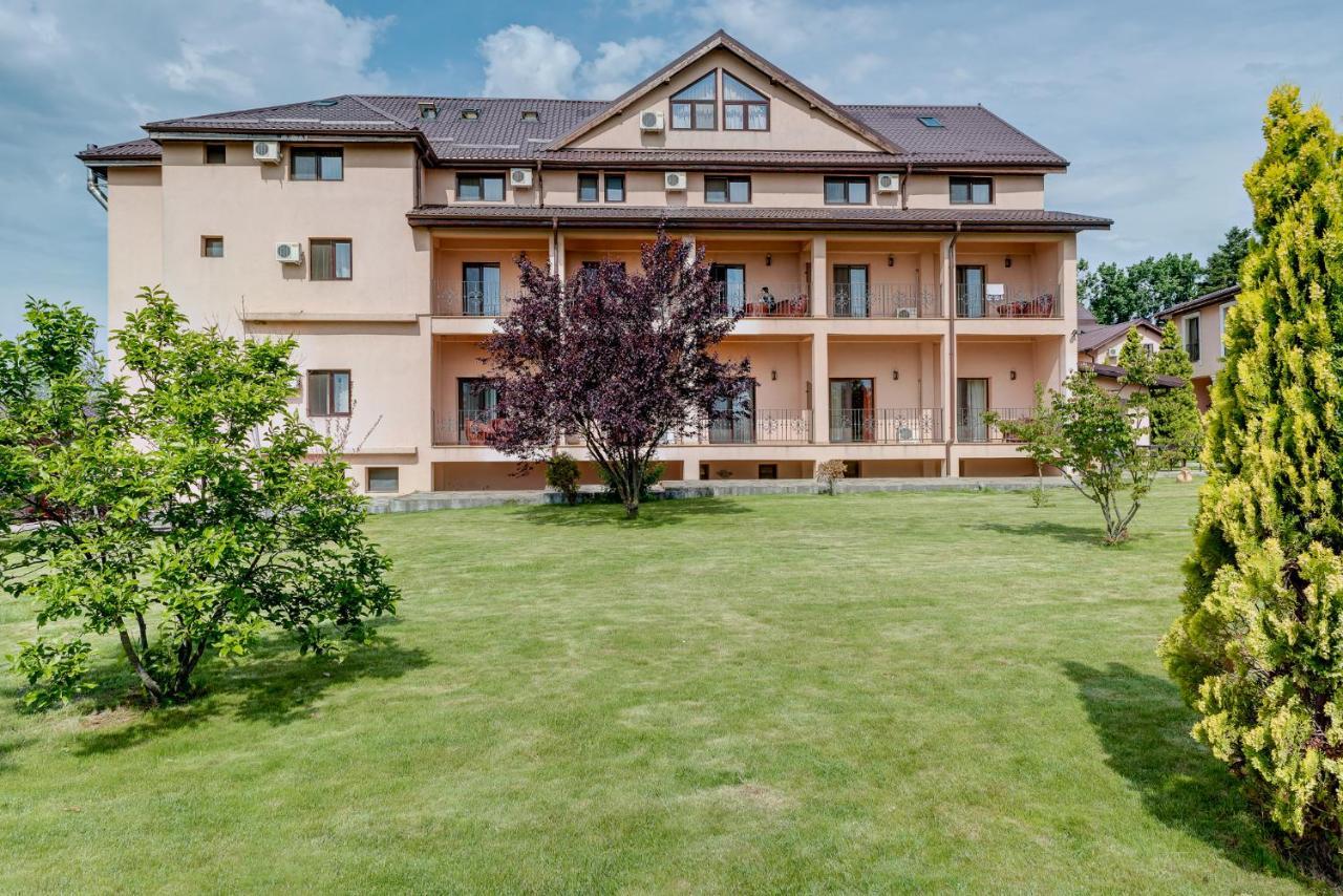 Club Insieme Grand Resort Potlogi Zewnętrze zdjęcie
