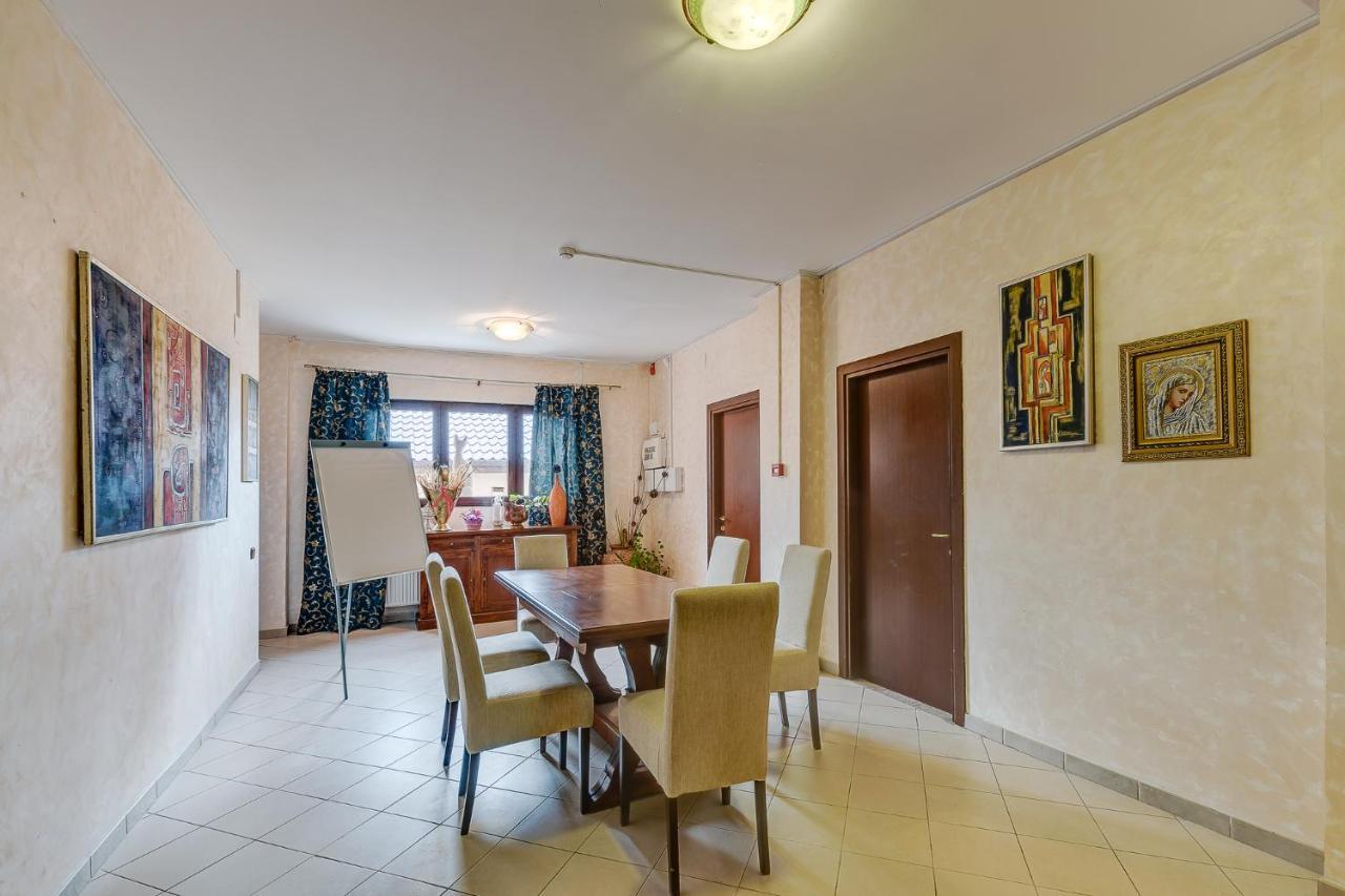 Club Insieme Grand Resort Potlogi Zewnętrze zdjęcie