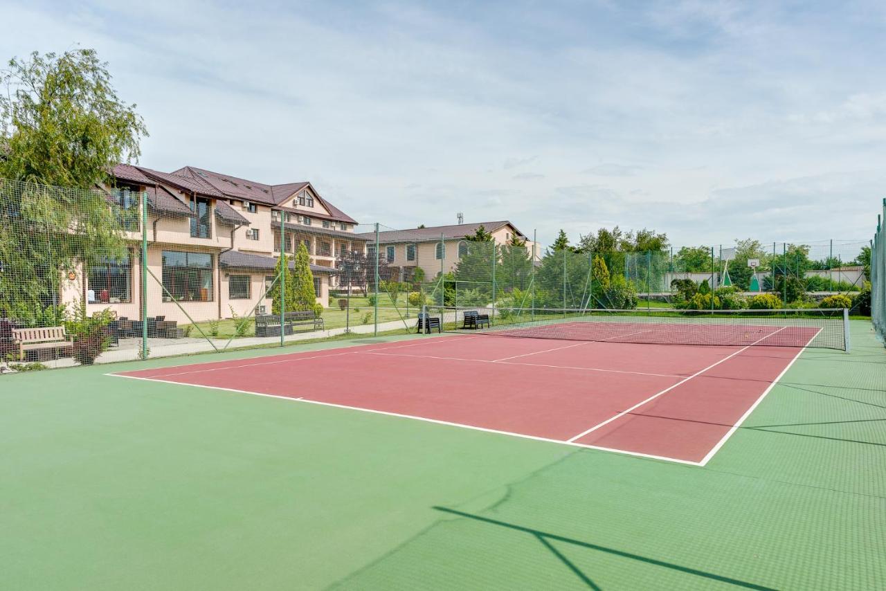 Club Insieme Grand Resort Potlogi Zewnętrze zdjęcie