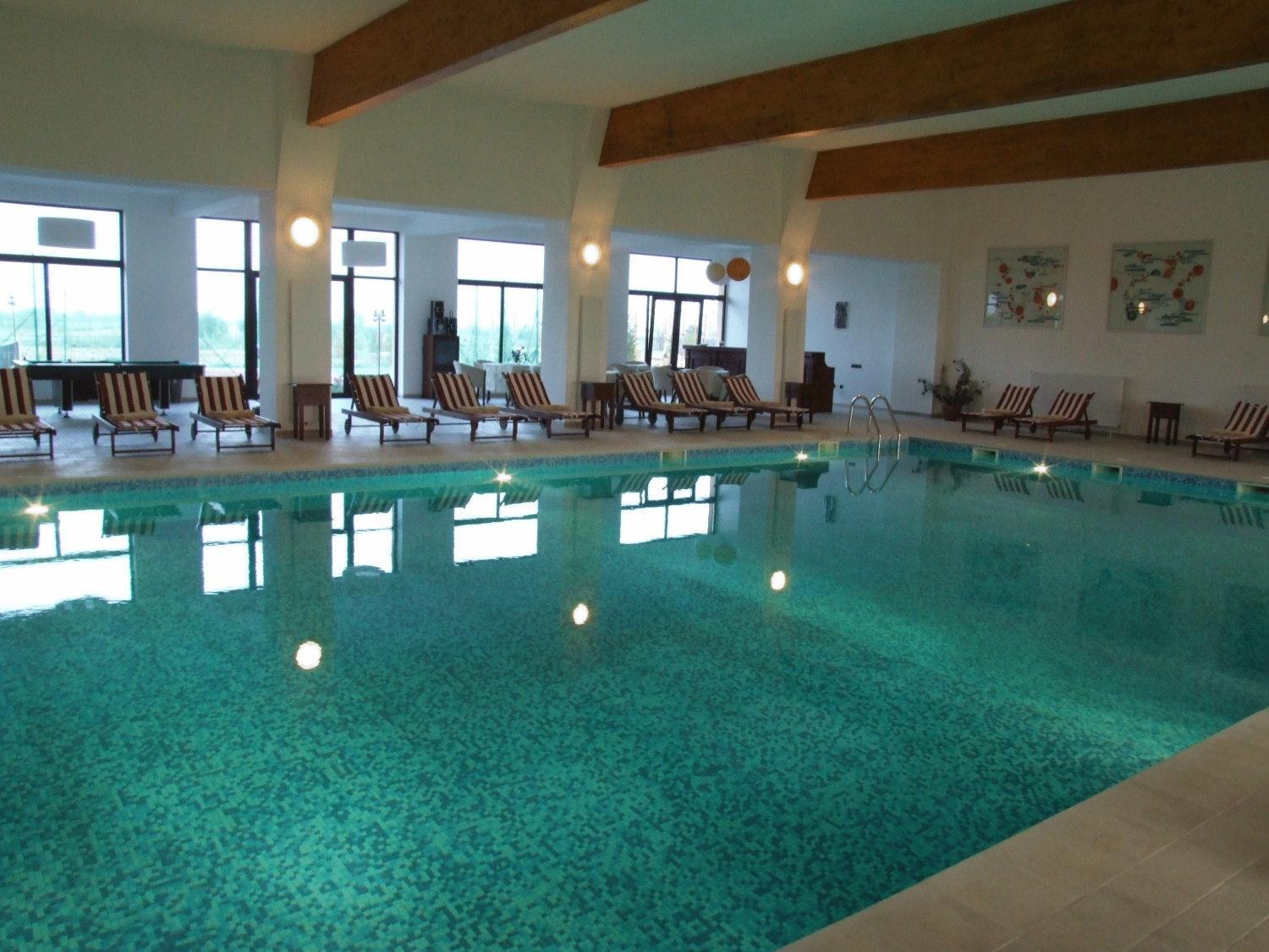 Club Insieme Grand Resort Potlogi Zewnętrze zdjęcie